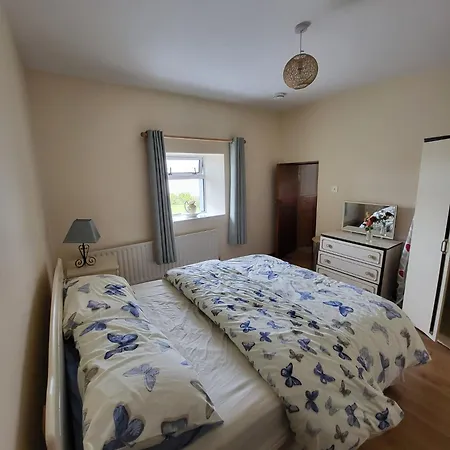 3 Bed Country * Swinford